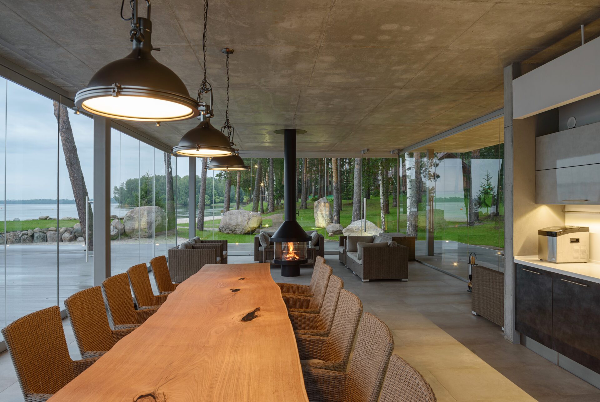 Pavilion by the Volga River LOOP Design Awards